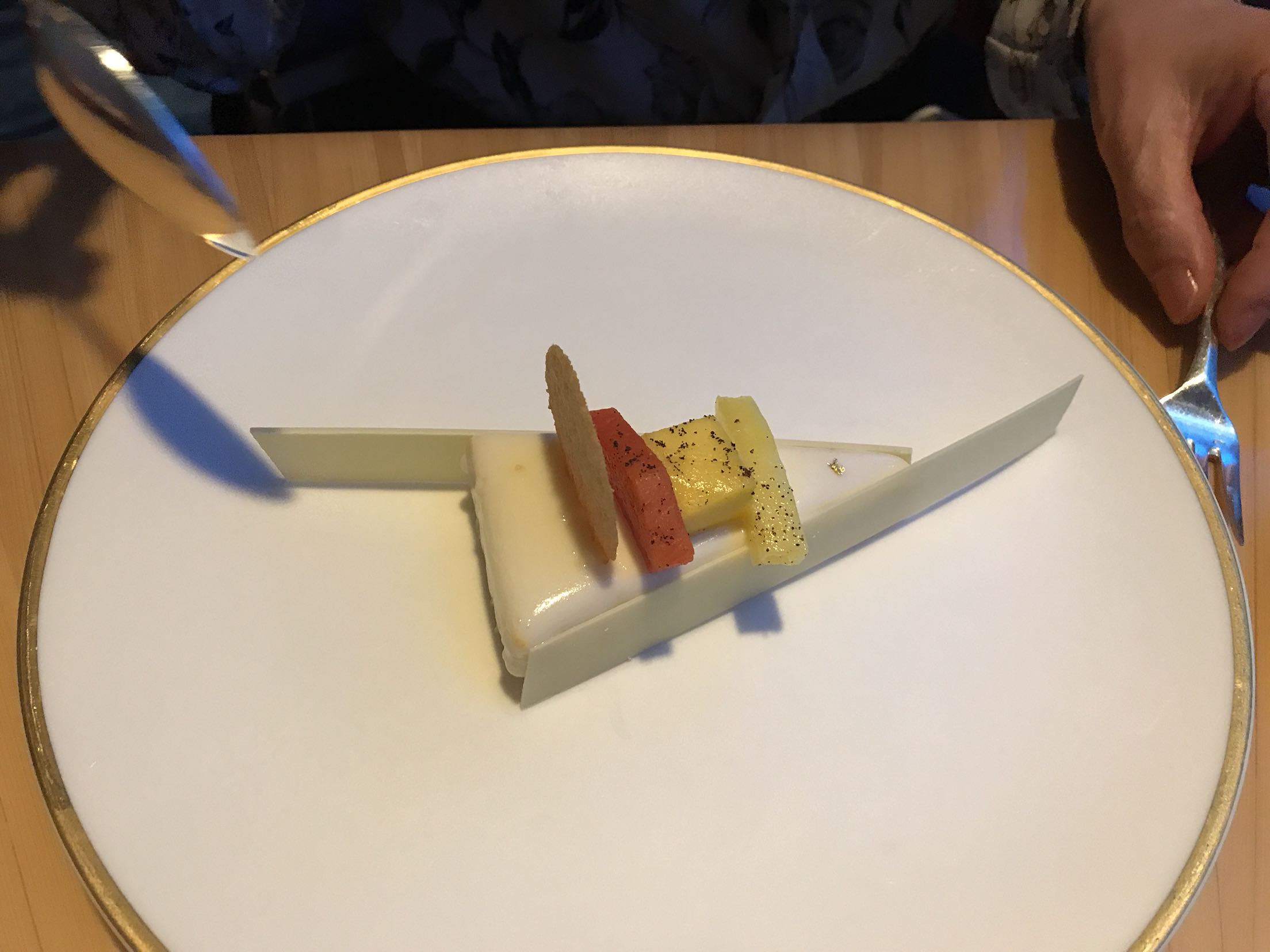 [迪拜]七钻帆船酒店AL MAHARA 海底餐厅--午