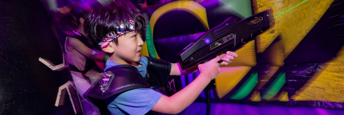 Family-Experience_RCI_SC_062019_Laser-Tag_Activity_03.jpg