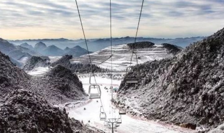 梅花山国际滑雪场