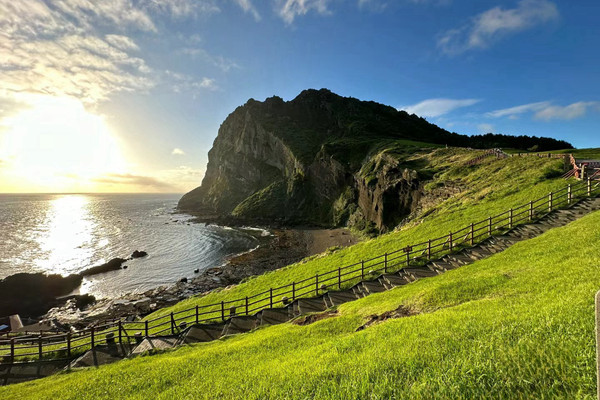 8天7晚·牛岛+城山日出峰+咸德海水浴场+景福宫+明洞+韩屋村自由行