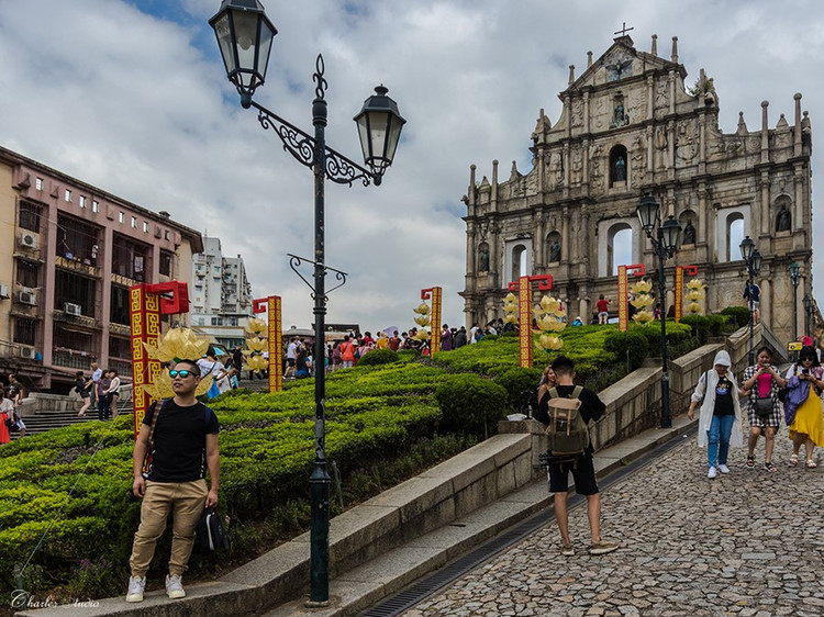 继续往前,我们到了关前街,这里是老城