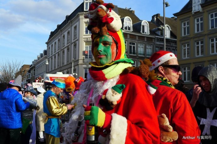 【荷兰】狂欢节上的大叔个个都很萌