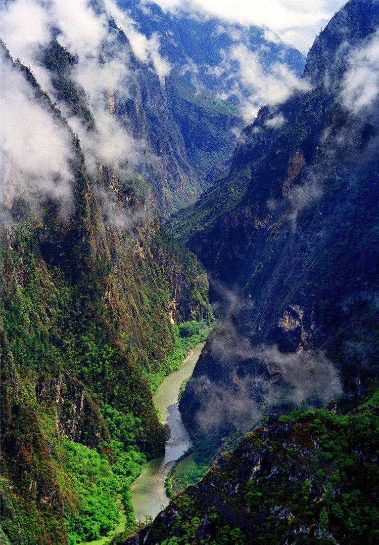 香格里拉大峡谷巴拉格宗
