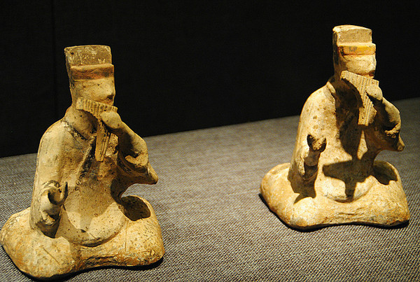 彩绘乐俑     东汉   