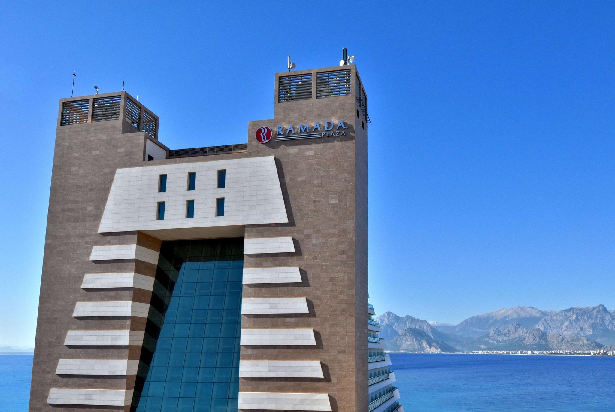 安塔利亚华美达广场酒店 (ramada plaza antalya)