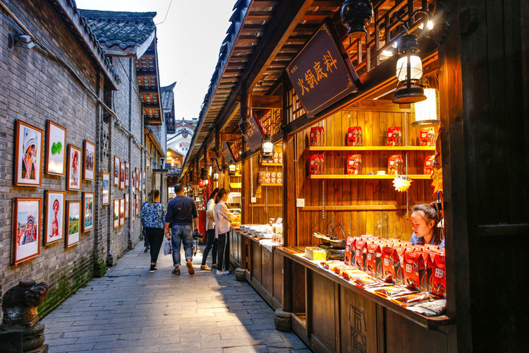老成都文化名片——宽窄巷子