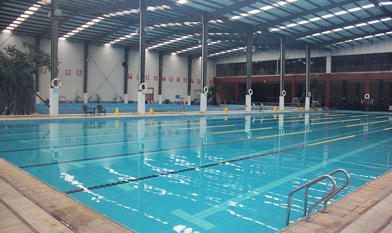 室内游泳馆,让游客在温泉养生和美食养生之余增加锻炼的乐趣,强健体魄