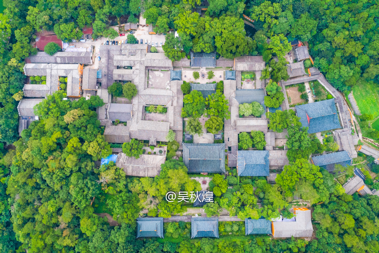   【住宿】:派酒店(天台山国清寺