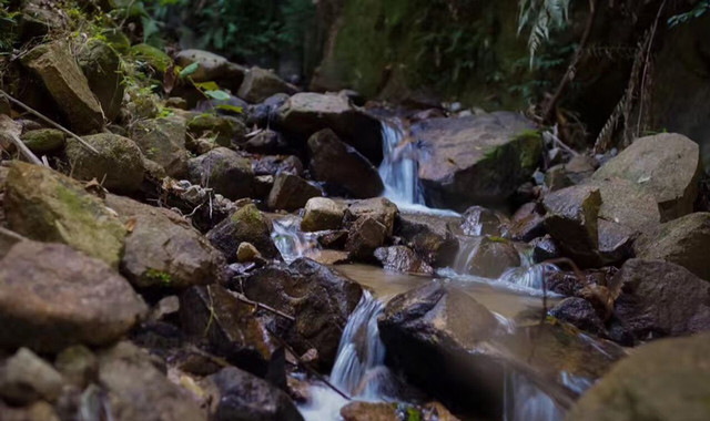 经律论旅游文化温泉小镇
