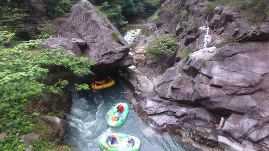 黄腾峡漂流门票