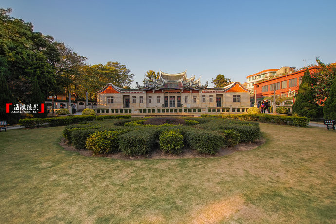 厦门 城市旅行·走进集美学村  龙舟湖畔走一圈,便来到嘉庚公园.