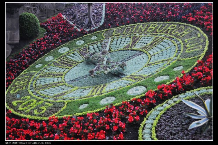 著名的花钟也在王子公园,晚上九点钟的爱丁堡还是很亮堂 爱丁堡