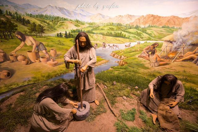 氏族社会的全盛时期,主要社会结构是以女性血缘群体为纽带的部落集团