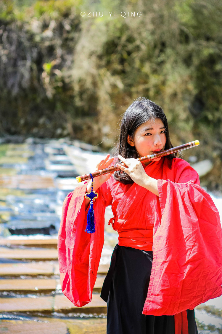 牯牛降龙门潭,红衣轻抚笛上音