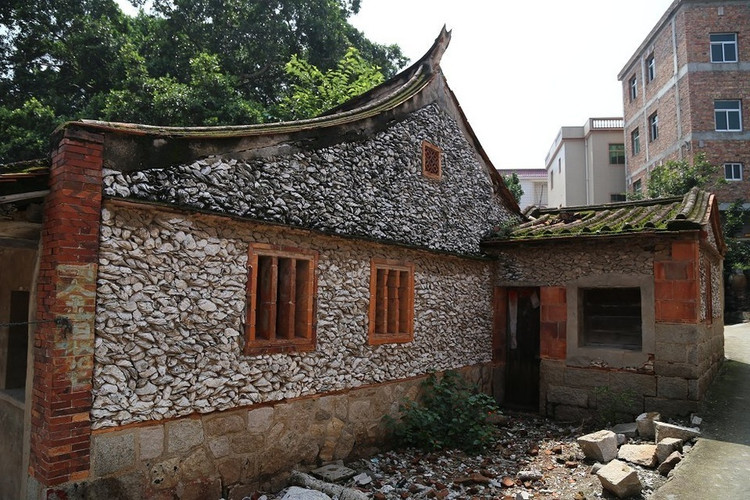 用牡蛎壳建造的房子叫蚵壳厝 蟳埔村
