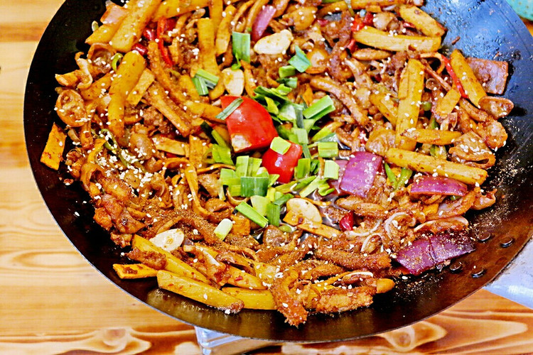 张家界 【张家界】遇见美食,遇见景 富正毅土家三下锅 富正毅土家