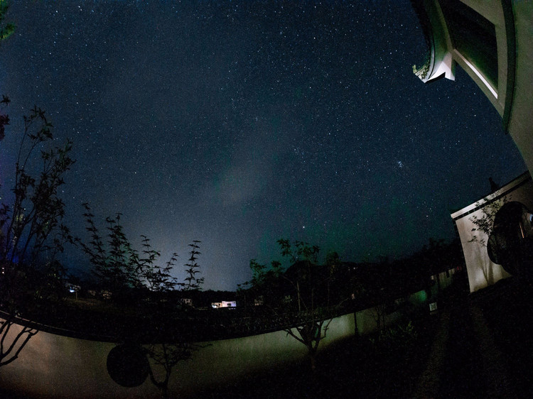 day2半夜--在酒店的露天阳台上看星星