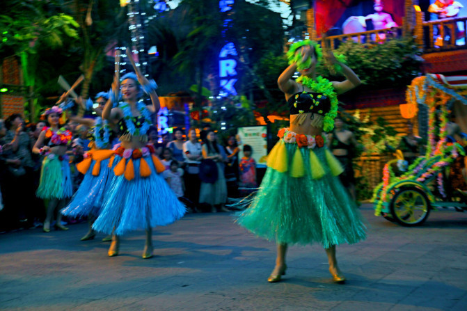 来来来,草裙舞来了 三亚千古情景区