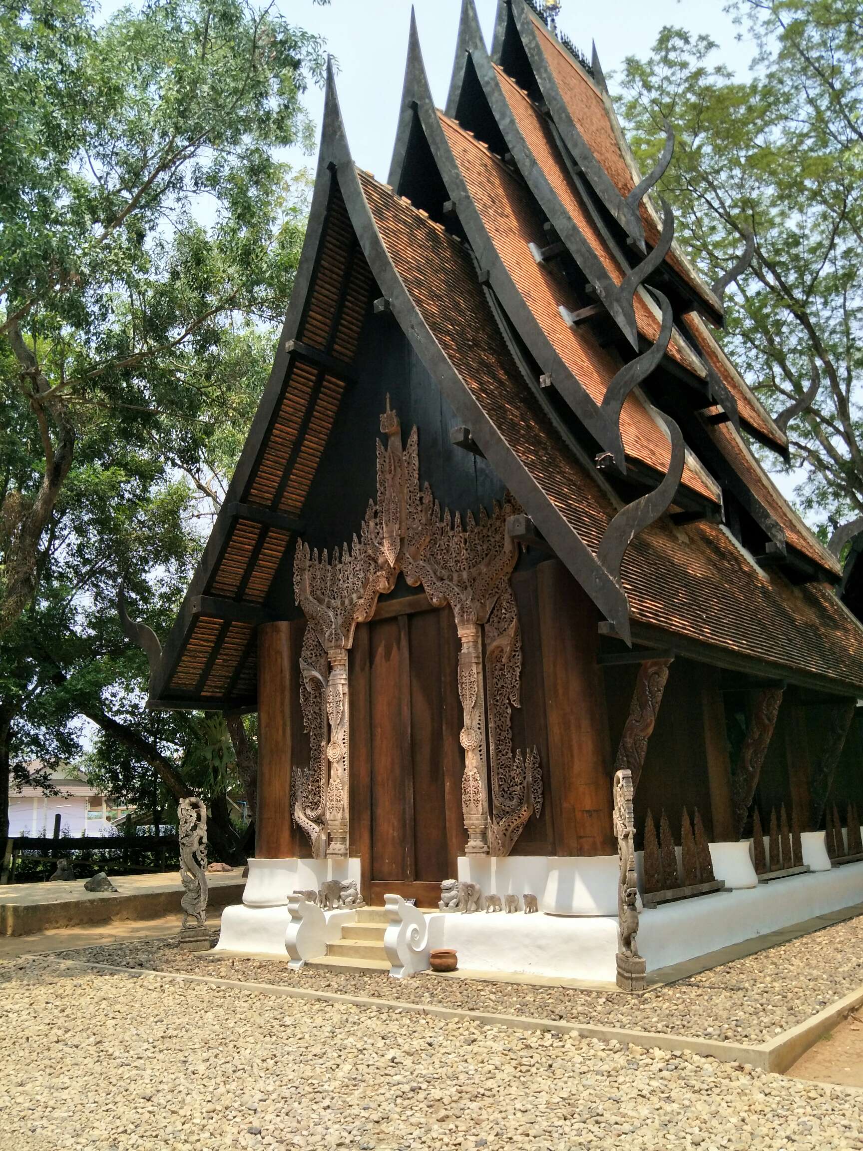 清迈·清莱一日游(温泉+白庙+金三角+美塞+游