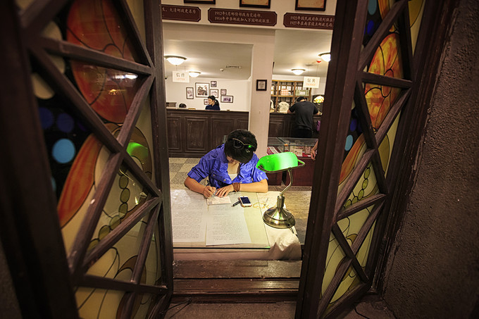 里面也有复古的邮局,可以从这里买些特色的明信片寄出. 南京博物院