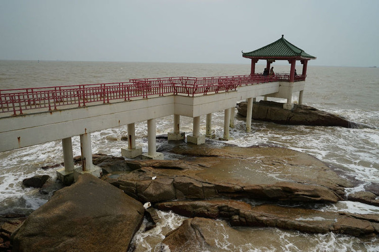 澳门黑沙沙滩龙爪角一日游