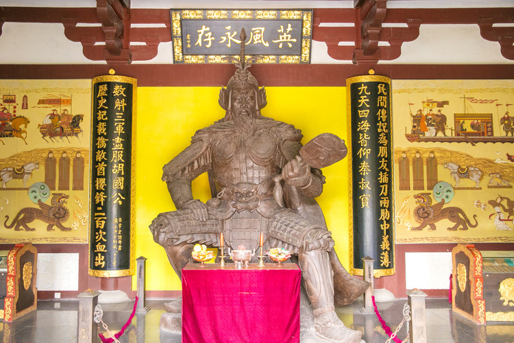 祠堂里供奉的秦琼像. 有滋有味游泉城