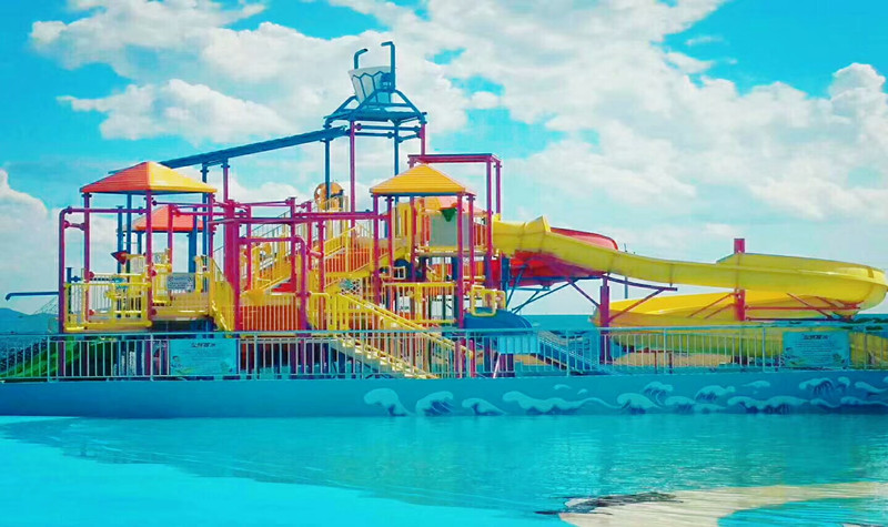卧龙湖水上乐园坐落于辽宁省最大淡水湖——沈阳市康平县卧龙湖畔