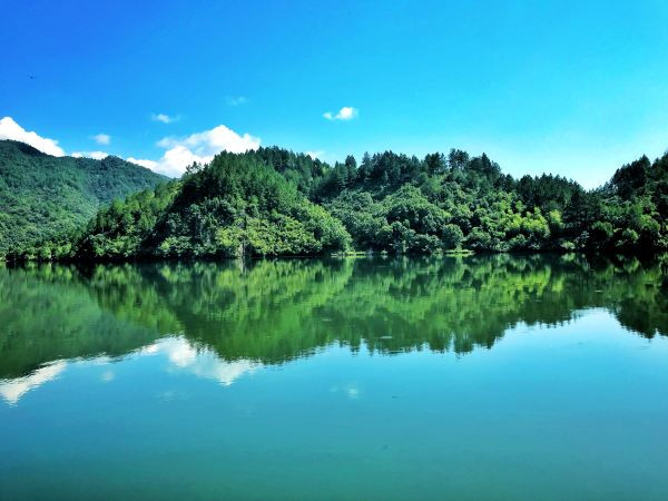 云和仙宫嬉水盛夏,品味十里云河山水情怀