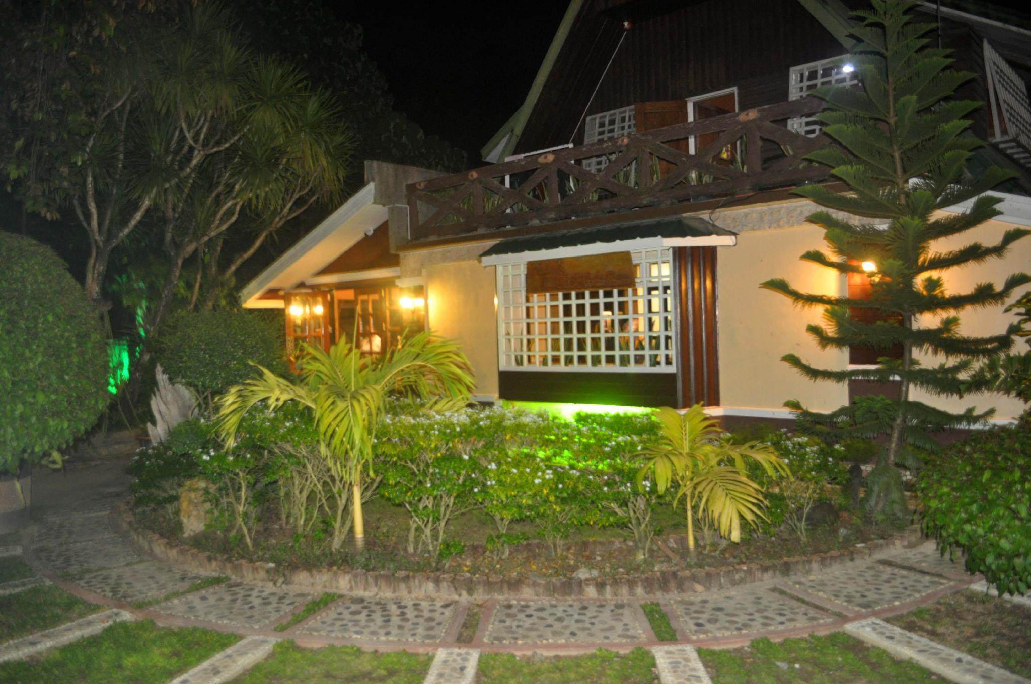 山顶花园庄园酒店 (peak house garden pension)
