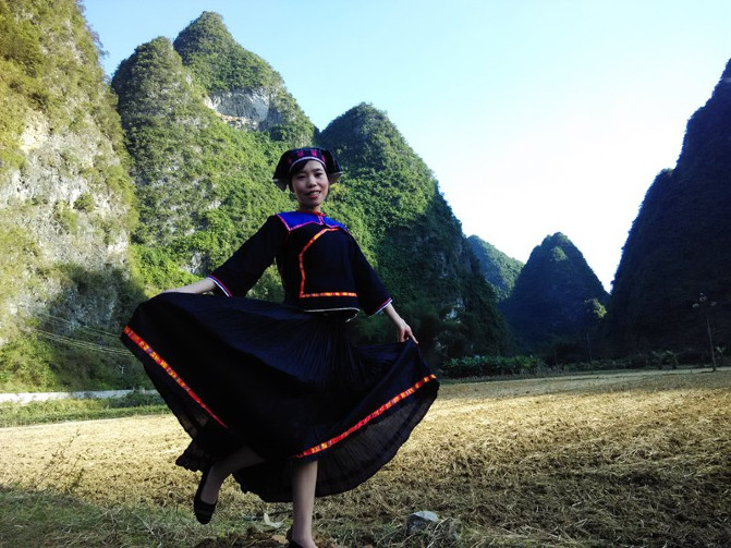 山上美女风景 rBANDFkNXkSAWplJAAQAAG2ehVQ124.jpg