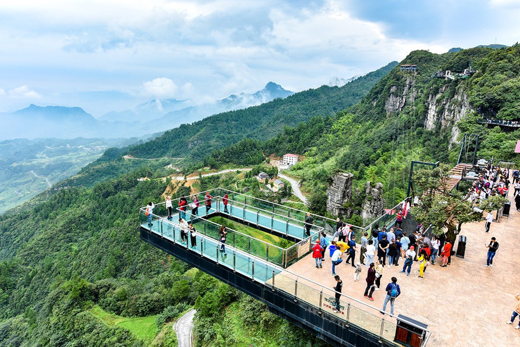 day2:万盛奥陶纪里玩心跳,重庆一棵树上观夜景