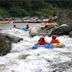 峨眉山漂流