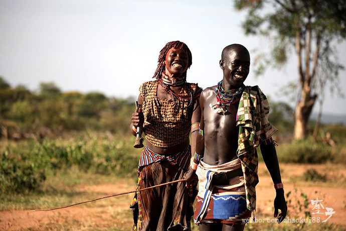 原始部落古老的成人礼——裸体跳牛 - 埃塞俄比亚游记攻略【同程旅游