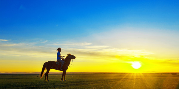 希拉穆仁草原骑马 库不齐沙漠滑沙双卧4日跟团游
