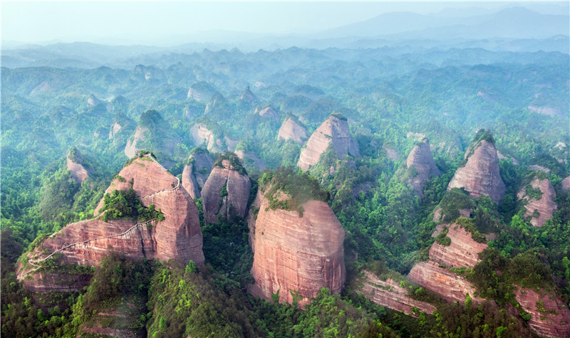 "锦绣潇湘·嗨游怀化"全域旅游卡是为了进一步落实了怀化市智慧