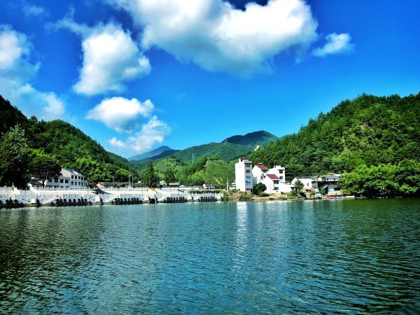 云和仙宫嬉水盛夏,品味十里云河山水情怀