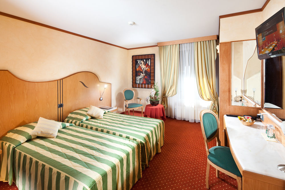 斯特拉斯堡酒店 (hotel strasbourg)