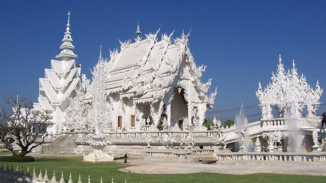 【中文司机 经典必游】清迈-清莱白庙+黑庙+温