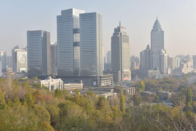 【原创】乌鲁木齐纪行——街拍乌鲁木齐的高楼大厦(组图)