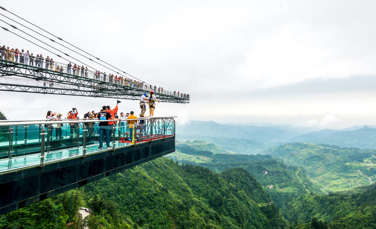 和我一起打卡重庆网红地万盛奥陶纪,挑战最新最刺激的高空玩法