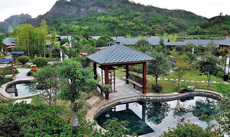 葛洪丹结 达摩禅继 九峰温泉位于金华汤溪镇,依于九峰山下,九峰山历来