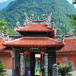 洪恩岩