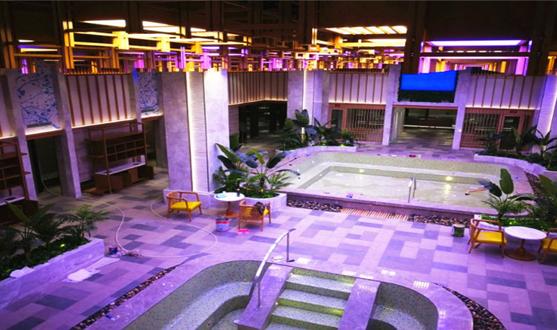 丽都温泉会馆作为大庆一家市区内温泉,建筑面积16000余平,店内装修