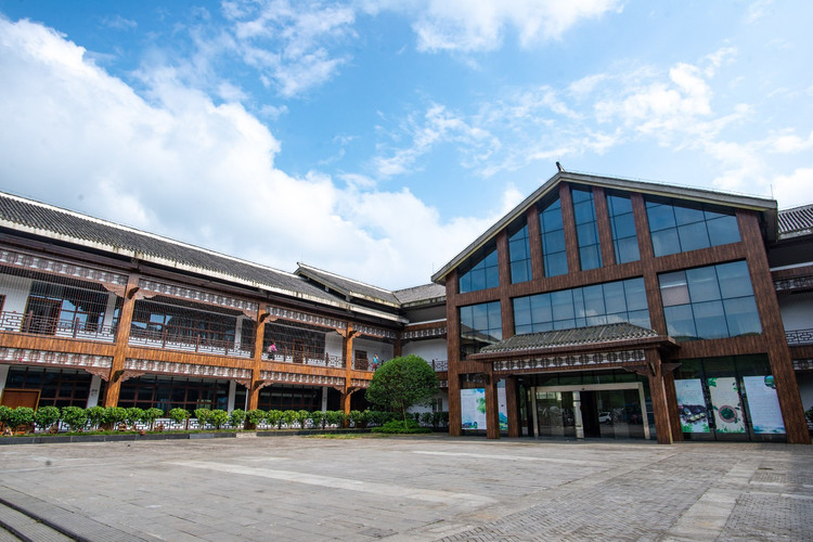 黔南自驾深度游丨迷醉在贵州乡村的美食美景螺丝壳景区凭借都匀毛尖和