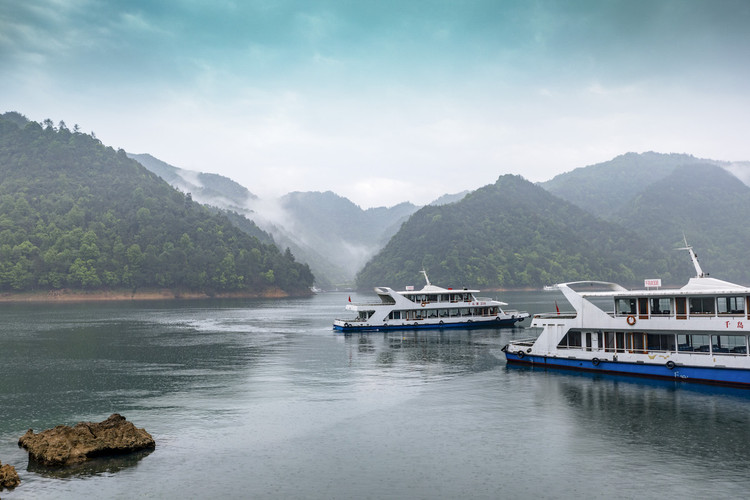 【建德验客】17度清凉建德新安江一条环岛步道包围着整个好运岛,游客