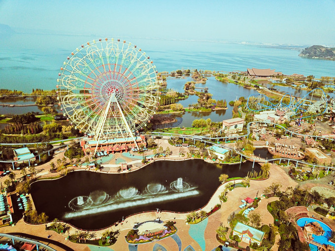 环球影城,或是国内广泛分布的欢乐谷,万达主题乐园,七彩云南欢乐世界