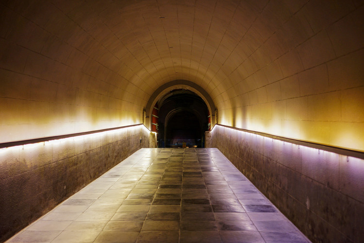 两座帝王陵墓,一处佛教圣地,一家美味火锅