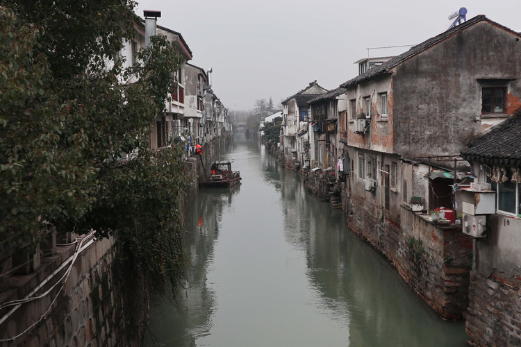 苏州三日游 山塘街 游七里山塘街实用信息 地址:山塘街位于 苏州