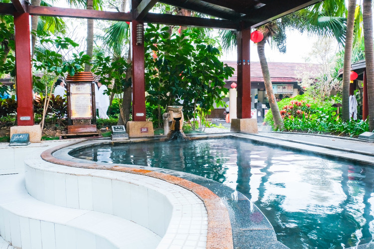 当温泉造进了大海,居然美成了这样!