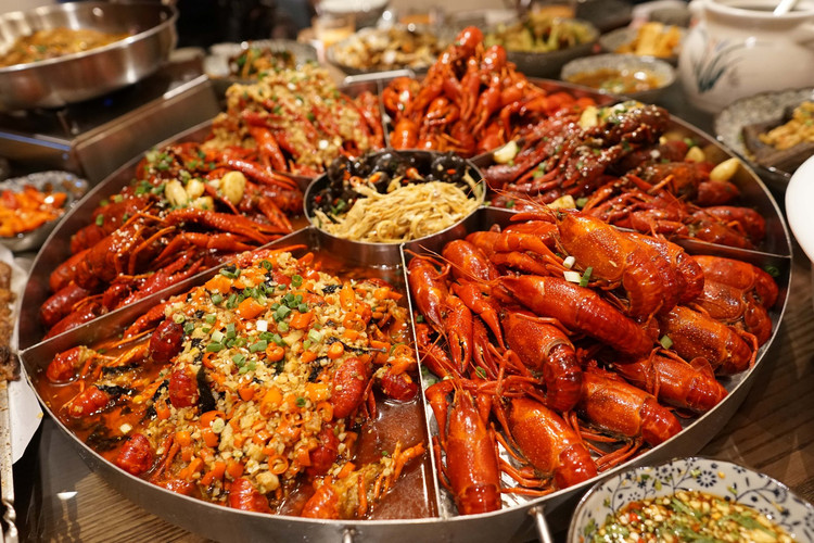 打高铁去长沙吃小龙虾是种怎样的体验?